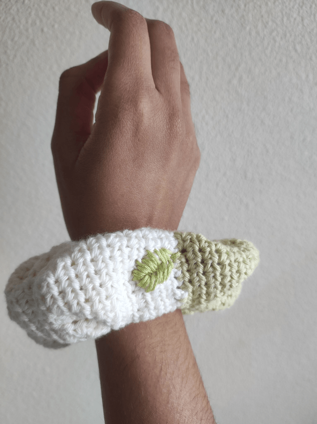 Pomme Scrunchie